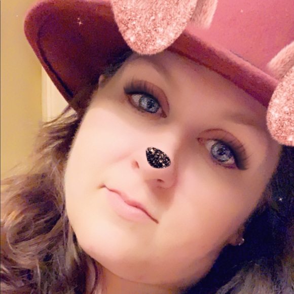 Meet your Posher, Bree - Picture 2 of 3